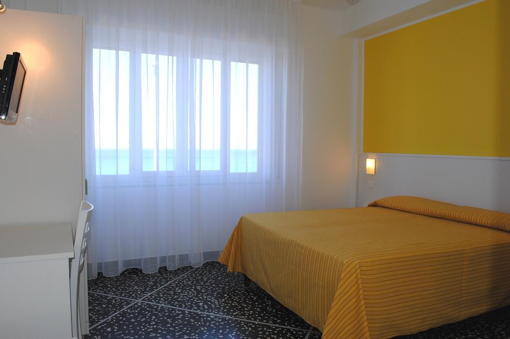 Hotel Bristol Laigueglia Ruang foto