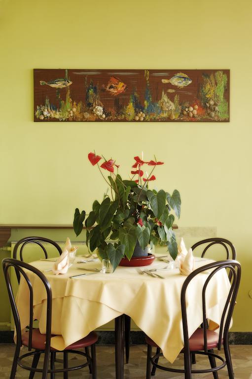 Hotel Bristol Laigueglia Bagian luar foto