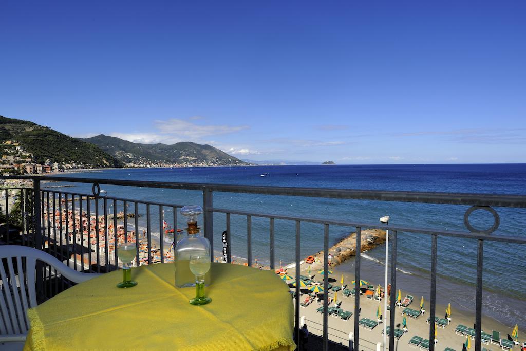 Hotel Bristol Laigueglia Ruang foto