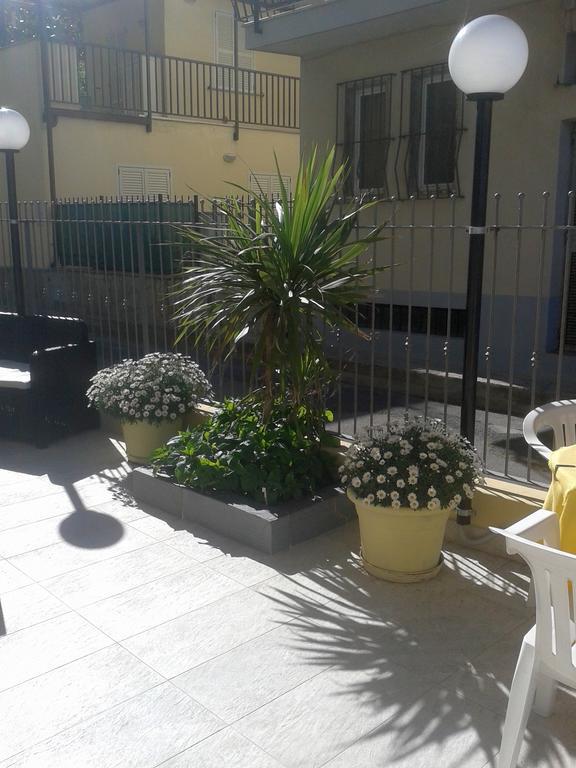 Hotel Bristol Laigueglia Bagian luar foto