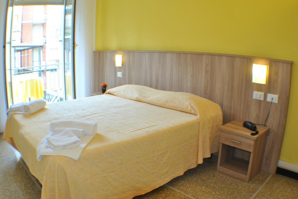 Hotel Bristol Laigueglia Bagian luar foto
